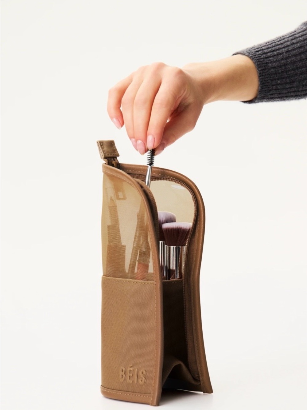 BEIS The Makeup Brush Pouch in Camel